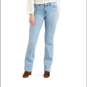 🎉Sale🎉NWT Levi’s curvy boot cut. 29x32